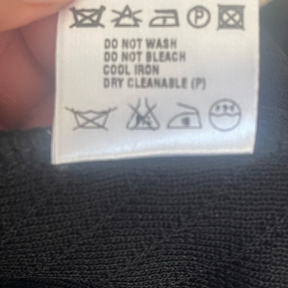 Escada black knit sweater and sleeveless top size 40/44 - Picture 14 of 14